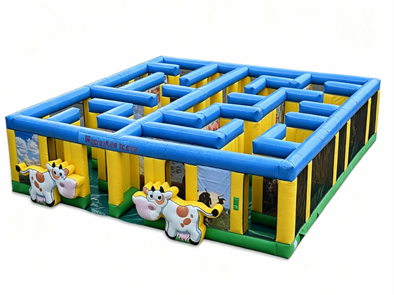 E106103 Inflatable Farm Maze - Image 1