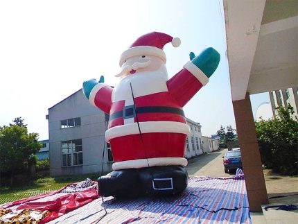Giant Christmas Inflatables